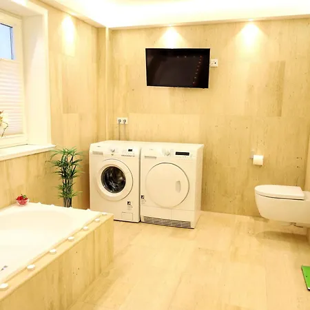 Luxurioese Doppelhaushaelfte Mit Terrasse, Kamin Und Wlan In Bester Lage Holiday home Wenningstedt-Braderup