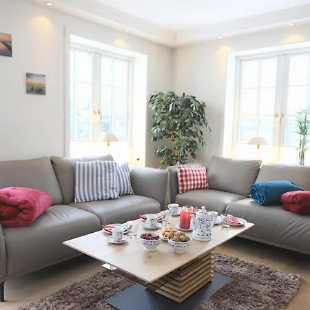 Holiday home Luxurioese Doppelhaushaelfte Mit Terrasse, Kamin Und Wlan In Bester Lage