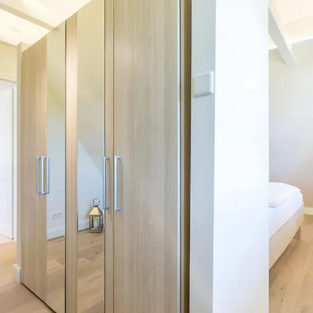 Dom wakacyjny Luxurioese Doppelhaushaelfte Mit Terrasse, Kamin Und Wlan In Bester Lage *