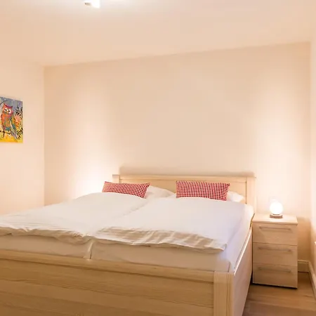 Dom wakacyjny Luxurioese Doppelhaushaelfte Mit Terrasse, Kamin Und Wlan In Bester Lage